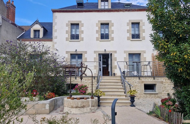 Large Gîte with Parking and Pets Allowed