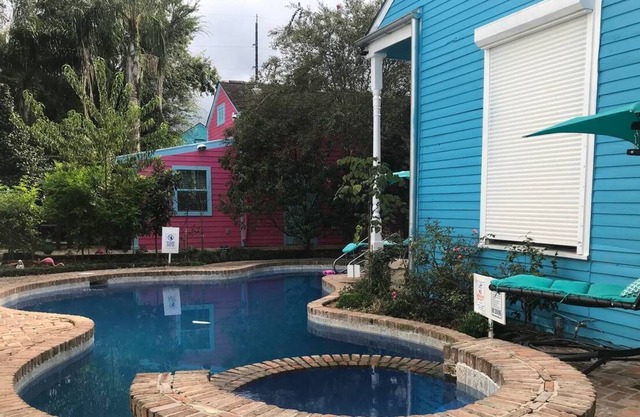 Large Group? 10 BR! Perfect Location by YouRent