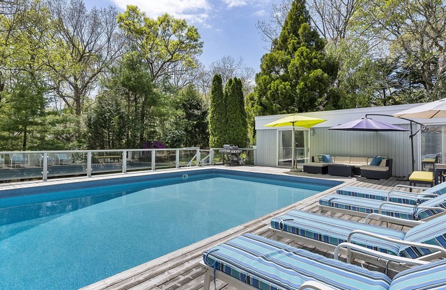 Large heated pool, games room, private bay beach access, gardens, kid-friendly