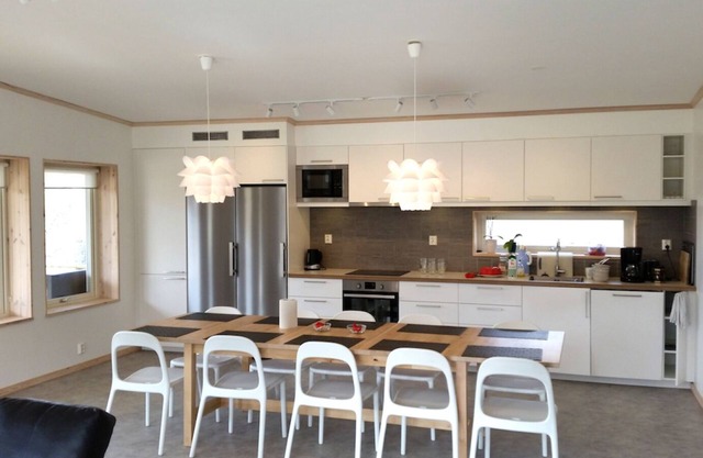 Large holiday or holiday accommodation by the sea