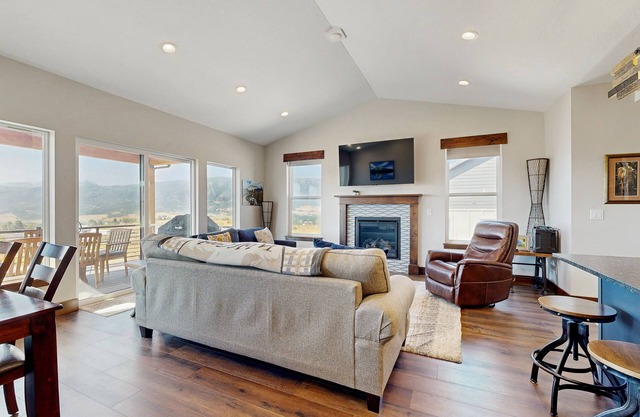 Large home near Powder Mountain - private hot tub, amazing views, fireplaces