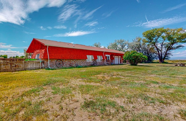 Large home with western-theme, wood-burning fireplace- dog-friendly