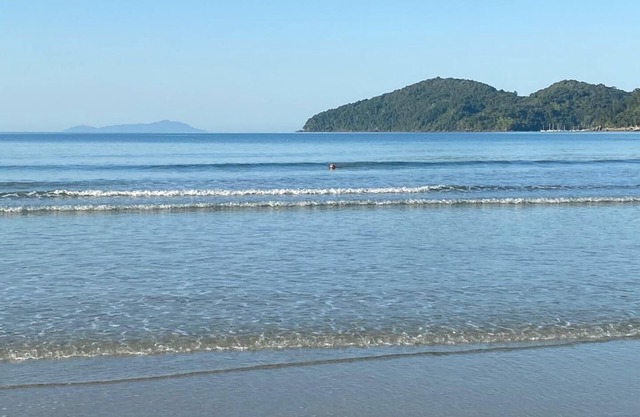 Large house, 100 meters from Praia da Enseada - Ubatuba