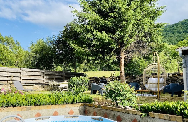 Large house 16 pers 10 mins Ax-les-Thermes