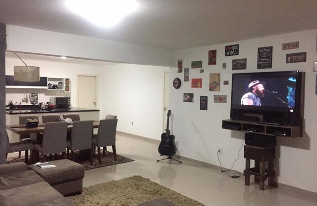 Large house all air conditioned ! Accepts pet !