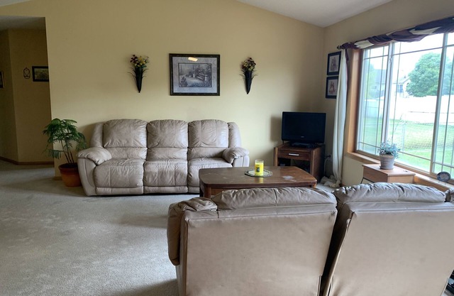 Large house close to grocery stores and schools