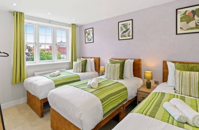 Large House, Contractors/Families, 2X Free Parking
