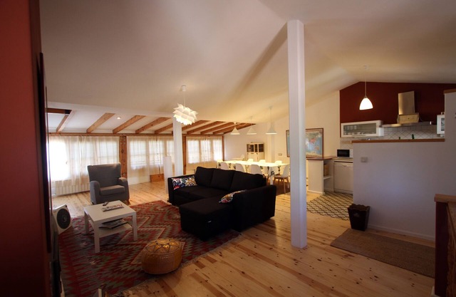 Large house with three bedrooms, fully equipped kitchen and garden