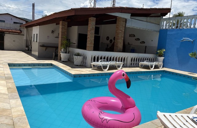 LARGE HOUSE IN ITANHAEM, 6 BEDROOMS 150 METERS FROM THE BEACH