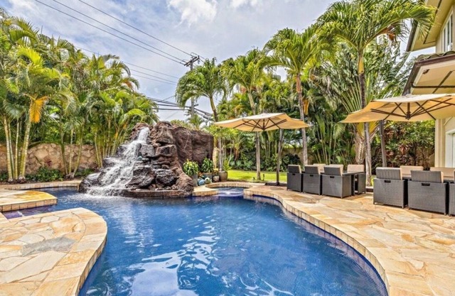 Large Kahala Estate with Oceanview