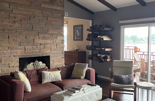 Large lake house with game rm, workout equip. Close to parks, trails & downtown