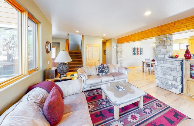 Large Lodge-Style Home Near Ski Resorts w/Private W/D - Dog Friendly