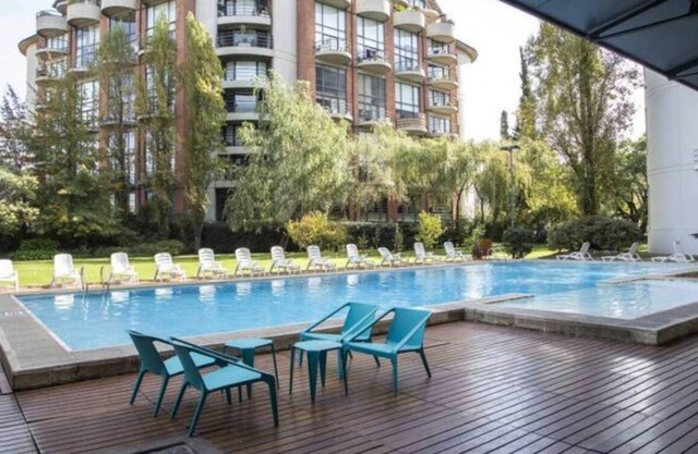 Large loft with swimming-pool + garden + gym + restaurant/bar