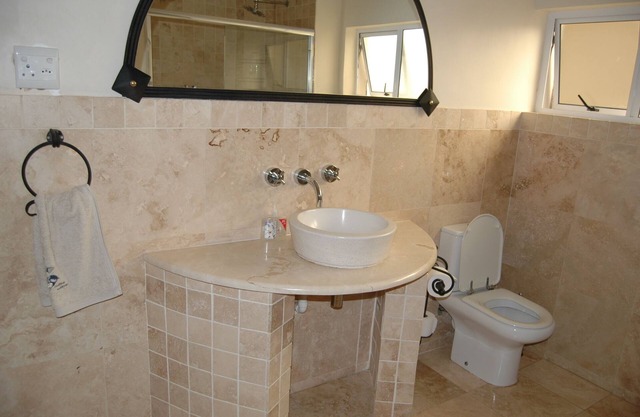 LArge luxury 4 bedroom holiday home