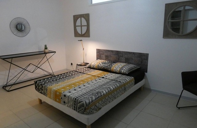 Large luxury room in a shared apartment