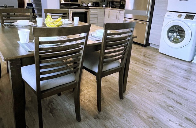 Large, modern 2-bed flat with parking included