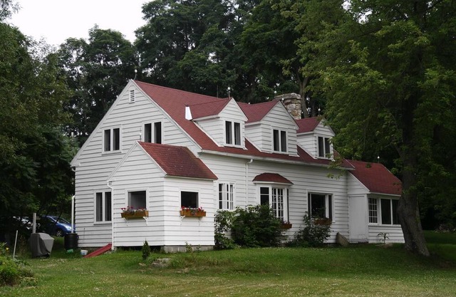 Large, Private Heritage Summer Home on Lake Mississippi