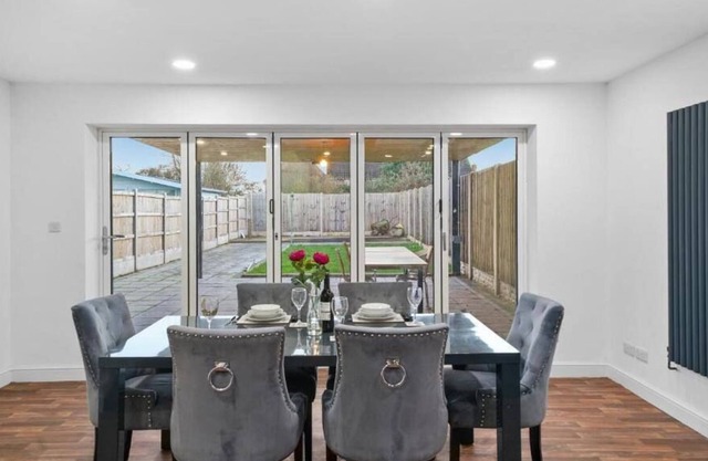 - Large Royal Leamington House Garden - Sleeps 10