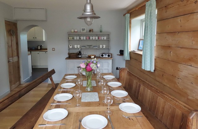 Large seaside cottage with spacious garden, in a quiet area close to beach.