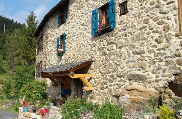 Large self-catering cottage "Le Mas Balmat