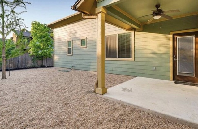 Large Space- Located 10 minutes from Downtown/hiking/airport