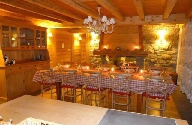 LARGE & SPACIOUS FAMILY CHALET 200m² - 5 bedrooms - 10 pers. nearby. La Clusaz