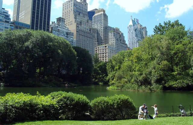 Large studio 5 BLOCKS from CENTRAL PARK! Near SUBWAY!