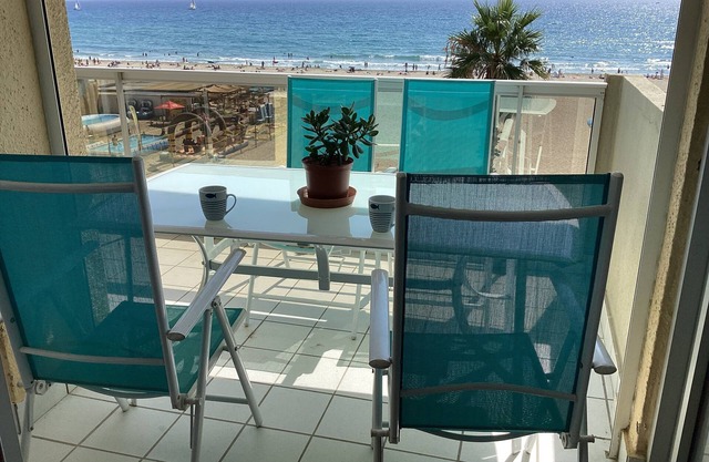 Large T2 1st line 180° view and parking space