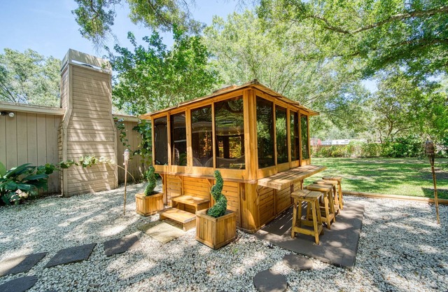 Large Tampa Private Pool Home* Busch Gardens &USF