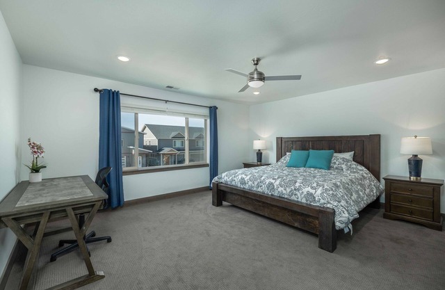 Large Townhome, fenced yard, 4 miles to downtown & MSU, A/c, walking trails