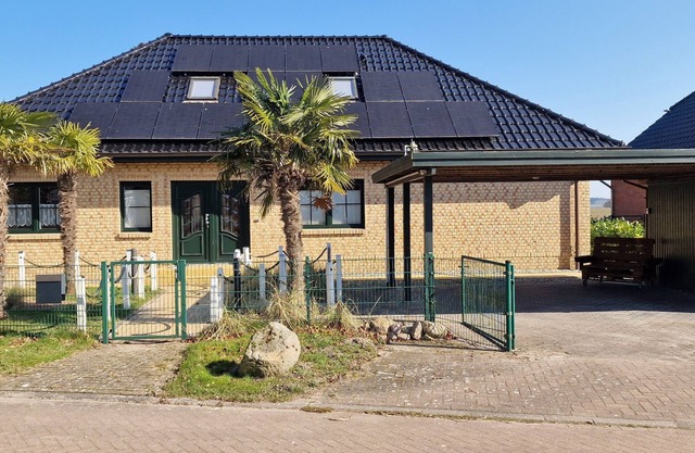 Large vacation home in a fantastic location with lake view. Relaxation guaranteed.