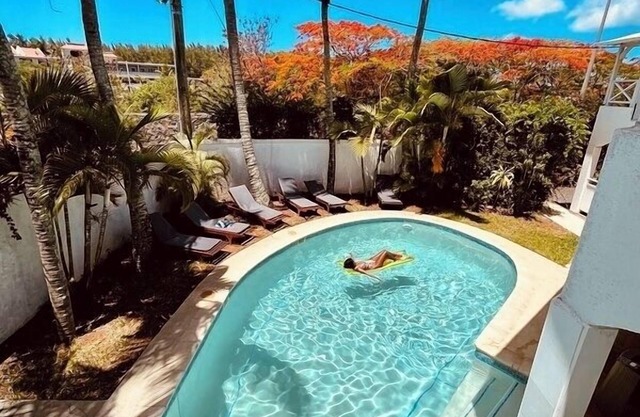 Large Villa 2 mins from Mont Choisy Beach