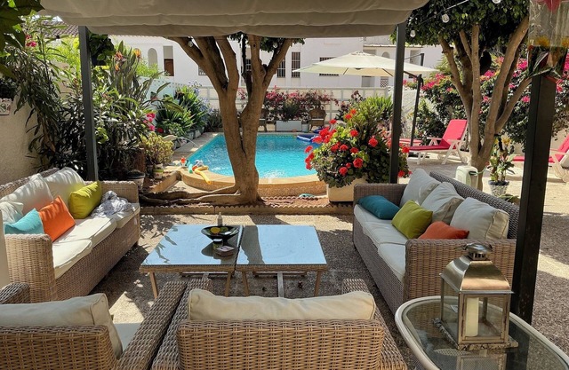 Large Villa private pool and garden near beach