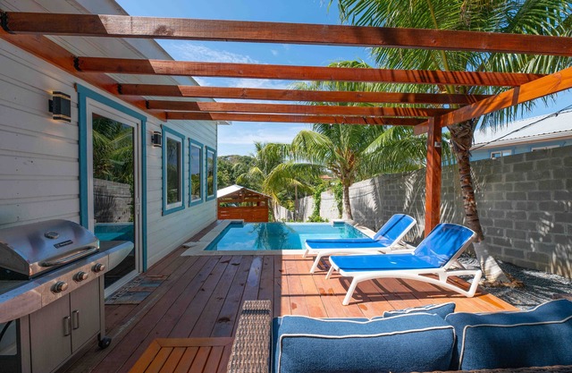 Large West Bay Beach Villa with private pool. Easy walk to beach. Quiet oasis.