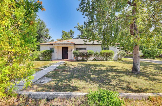Large Yard & Patio: Historic District Home in Mesa