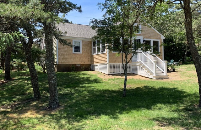 Large Yard, Quiet; 300 Yd on Sidewalk to Hardings Beach