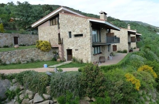 Las Casas de Agapito Rural Center in Gredos, capacity for 25 people in total