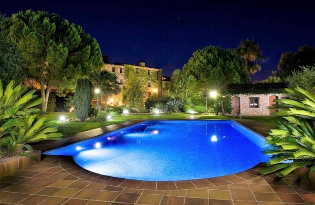 Las Masias de Cristina - Huge garden, 2 private pools & 9 km to the beach
