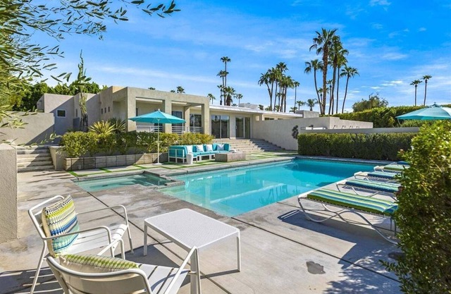 Las Palmas Contemporary – Vista Las Palmas Home with Pool, Spa, Fire Pit & Mountain Views