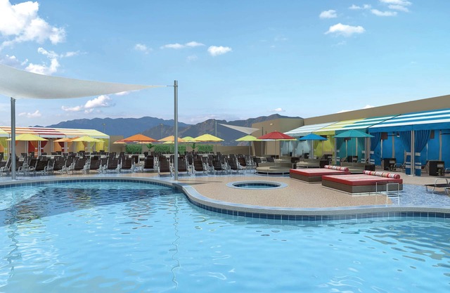 Las Vegas Dream! 2 Modern Units, Pool, Onsite Casino, Onsite Parking!