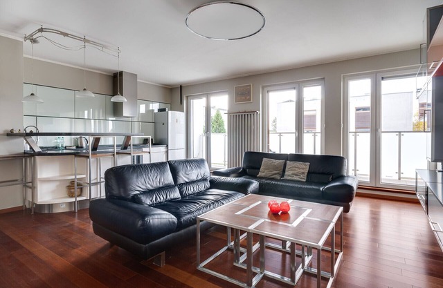 Lasek Marceliński 2-Bedroom Apartment