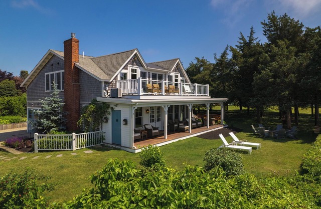 Last Weeks Summer 2026 – Waterfront Available!