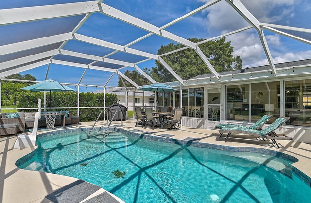Laughing Pelican Pool Home: 15% Off thru Nov!