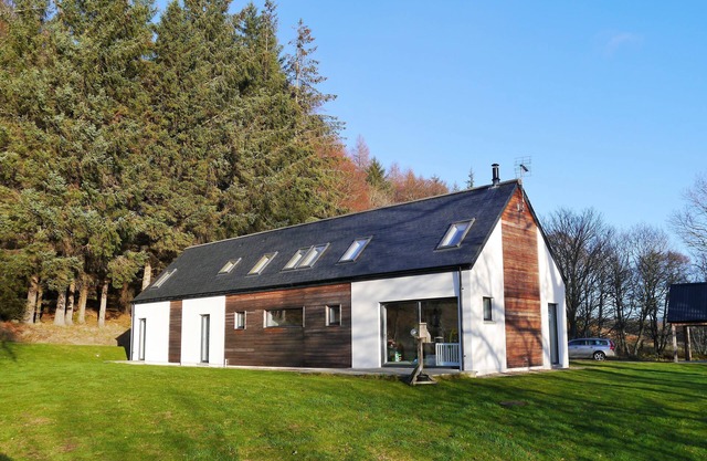 Laundry Cottage - a house that sleeps 8 guests in 4 bedrooms