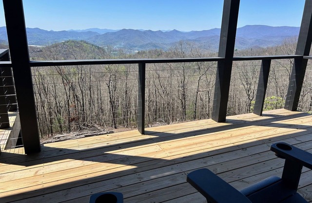 Laurel Bungalow | Panoramic Mountain View