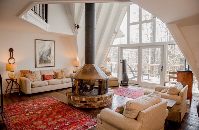 Laurel Cottage- Close to Downtown Charming A-Frame Retreat