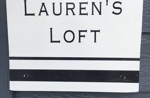 Lauren's Loft in Historic Downtown Pleasant Hill