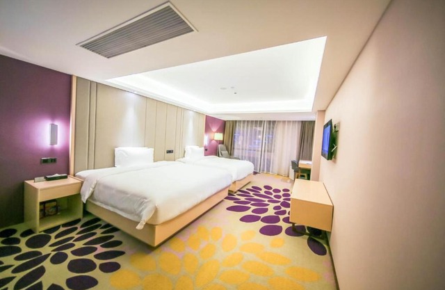 Lavande Hotel Wuhan Qingshan Zhongyuan Square
