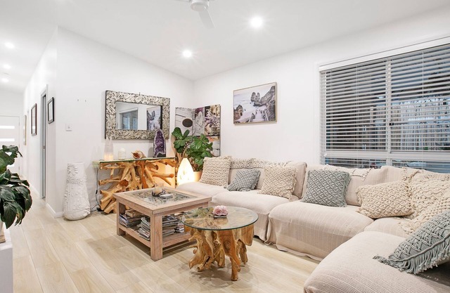 Lavender Cottage - Garden Retreat with Jacuzzi Oasis in St Georges Basin