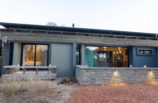 Lavish villa in Hoedspruit with hot tub